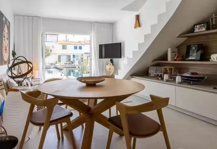 Balandrine Holiday home *