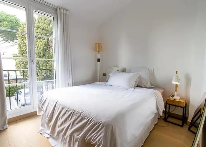 Balandrine Holiday home *